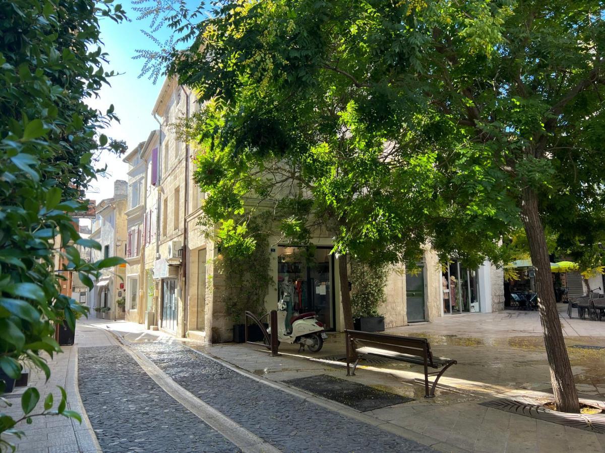 Le Regardeur Acomodação com café da manhã Saint-Rémy-de-Provence Exterior foto